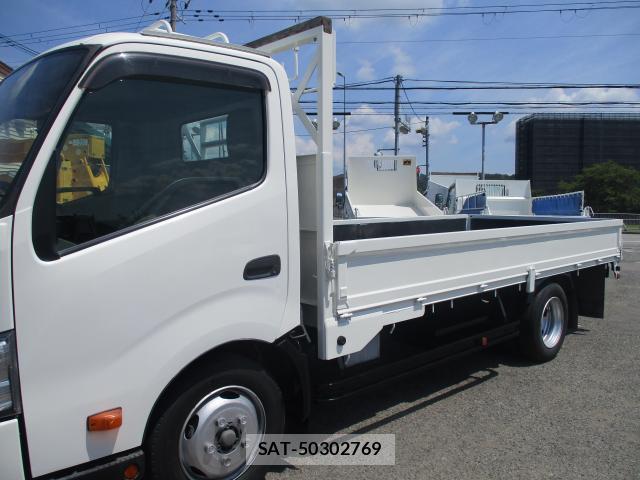Hino DUTRO 2018-06 8545551-10