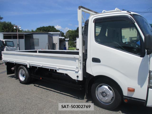 Hino DUTRO 2018-06 8545551-11