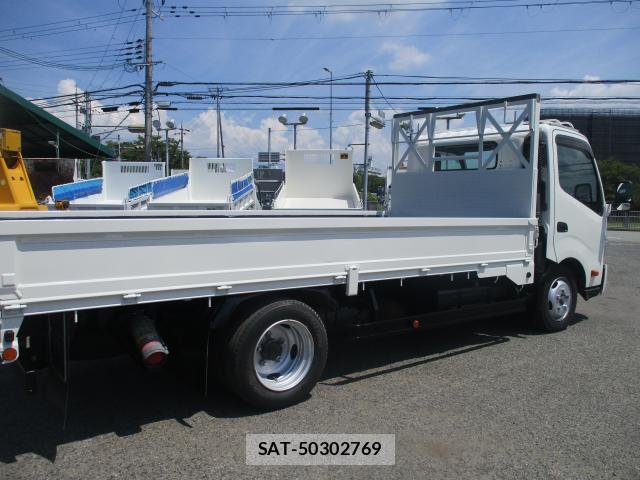Hino DUTRO 2018-06 8545551-13