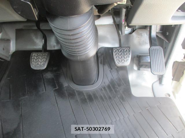 Hino DUTRO 2018-06 8545551-7