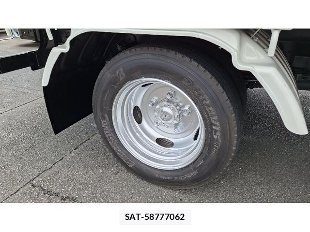 Hino DUTRO 2013-10 8548534-19