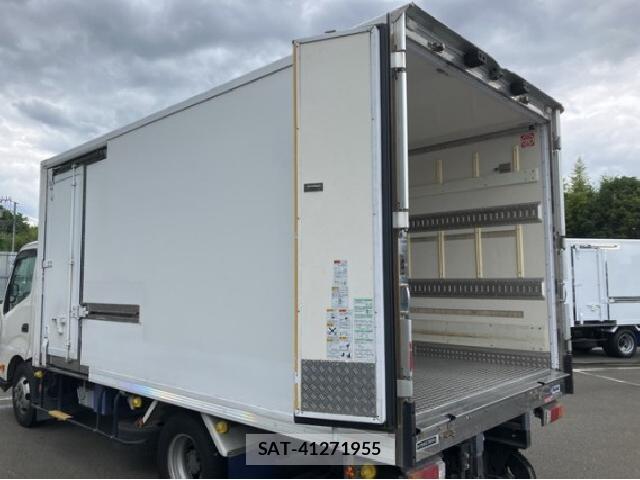 Hino DUTRO 2018 8548700-15