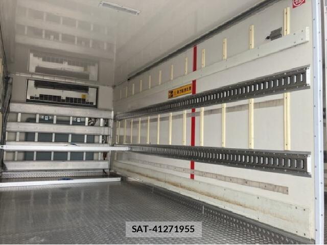 Hino DUTRO 2018 8548700-16