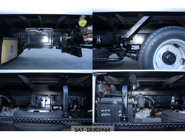 Hino DUTRO 2013-04 8548752-17
