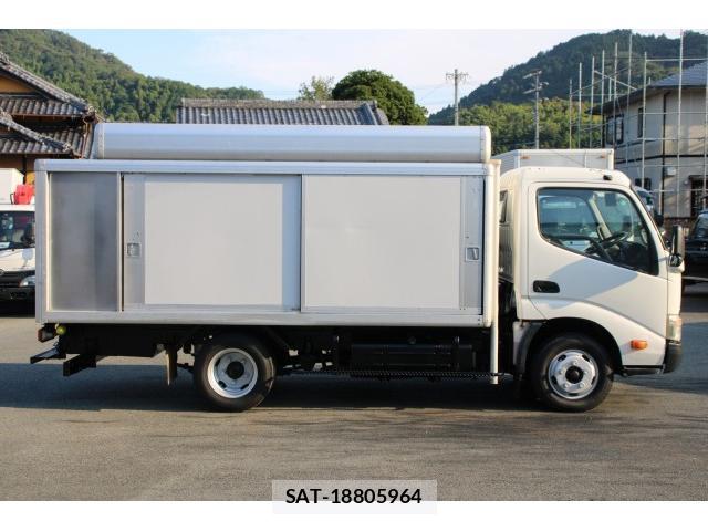 Hino DUTRO 2013-04 8548752-4