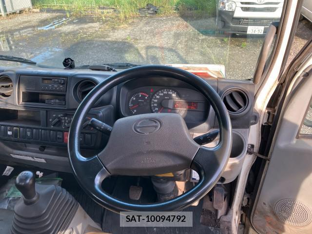 Hino DUTRO 2013 8549229-3