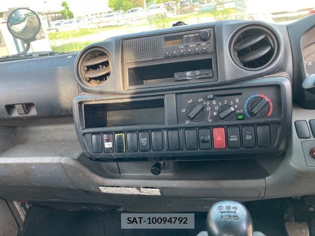 Hino DUTRO 2013 8549229-5
