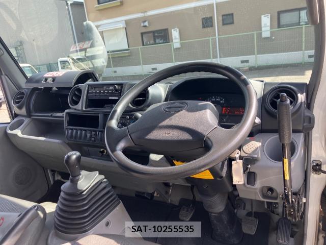 Hino DUTRO 2013 8549230-4