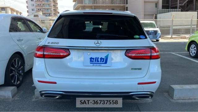 Mercedes Benz E-CLASS 2018-03 8550258-1