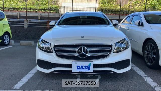 Mercedes Benz E-CLASS 2018-03 8550258-9