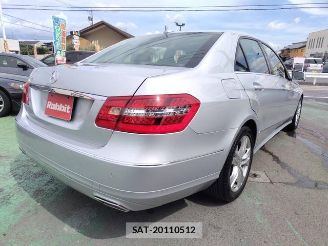 Mercedes Benz E-CLASS 2011-12 8551835-4