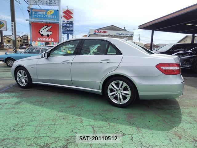 Mercedes Benz E-CLASS 2011-12 8551835-7