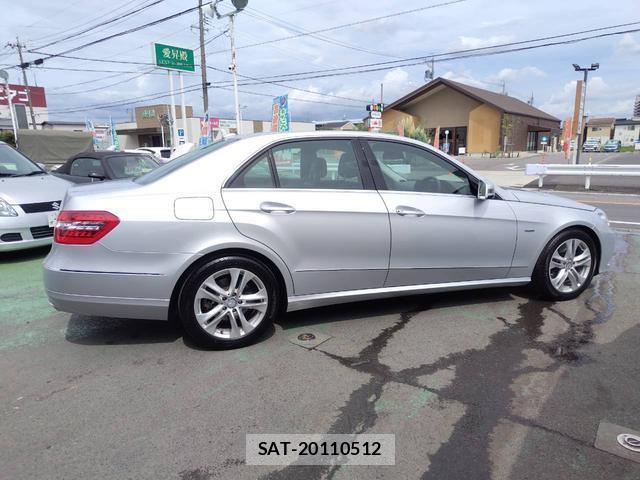 Mercedes Benz E-CLASS 2011-12 8551835-8