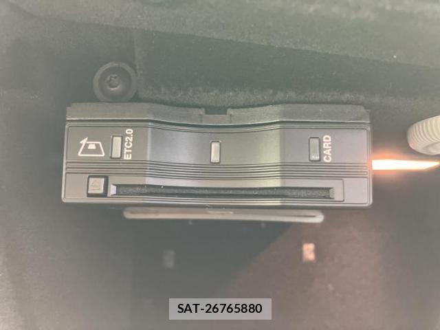 Mercedes Benz E-CLASS 2021-08 8552632-17