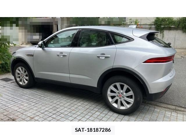 Jaguar E-PACE 2019-03 8547779-10