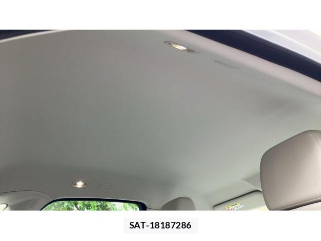 Jaguar E-PACE 2019-03 8547779-15