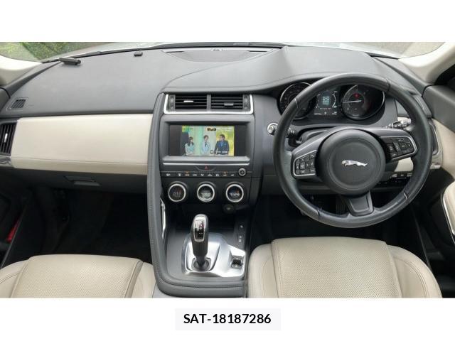 Jaguar E-PACE 2019-03 8547779-2