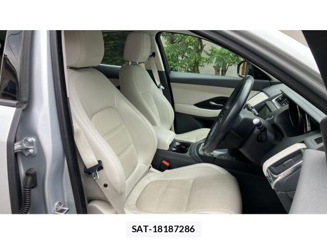 Jaguar E-PACE 2019-03 8547779-5