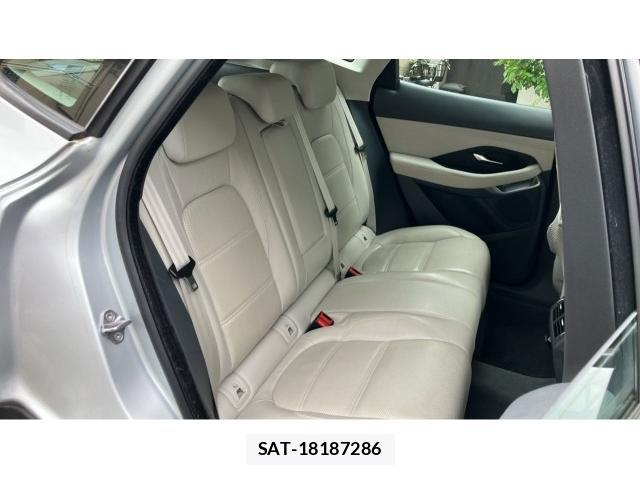 Jaguar E-PACE 2019-03 8547779-6