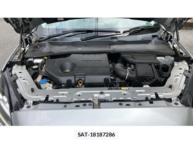 Jaguar E-PACE 2019-03 8547779-7