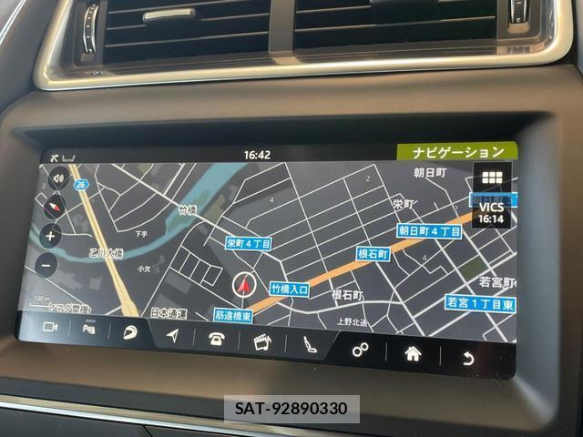 Jaguar E-PACE 2019-03 8551142-9
