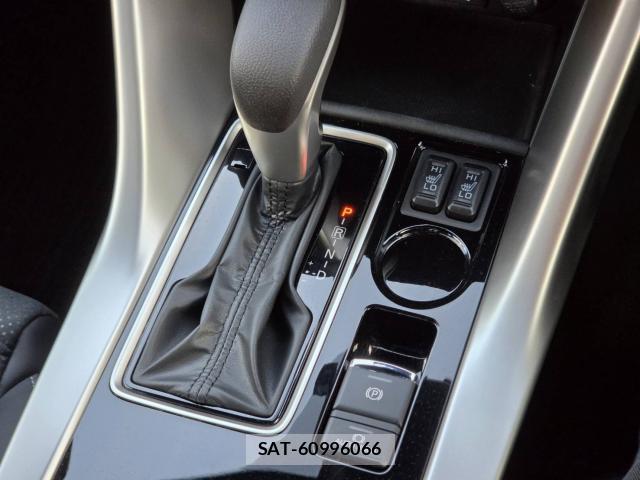 Mitsubishi ECLIPSE CROSS 2025-10 8550521-18
