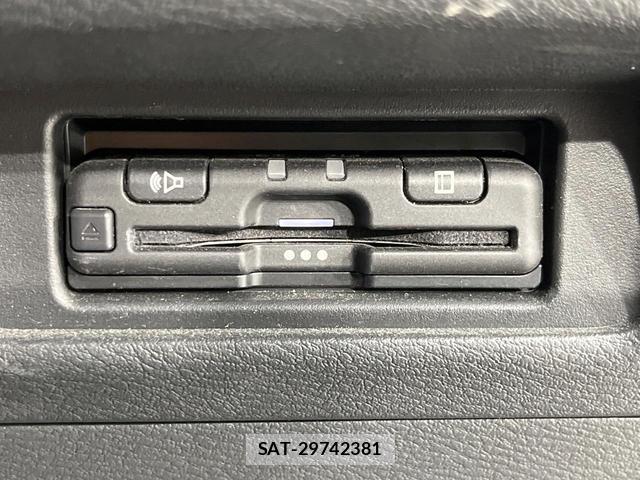 Mitsubishi EK X SPACE 2021-11 8551092-3