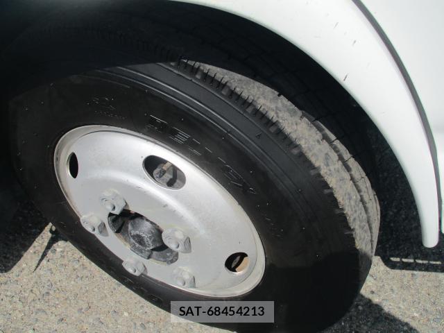 Isuzu ELF TRUCK 2010-06 8545553-17