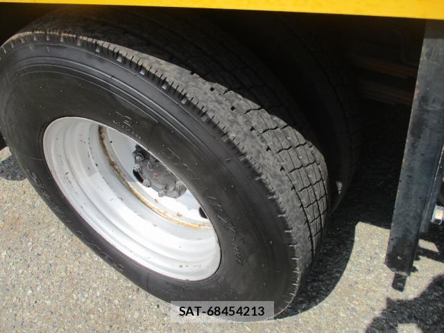Isuzu ELF TRUCK 2010-06 8545553-18