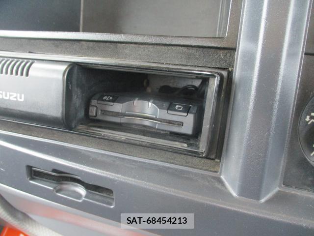 Isuzu ELF TRUCK 2010-06 8545553-19