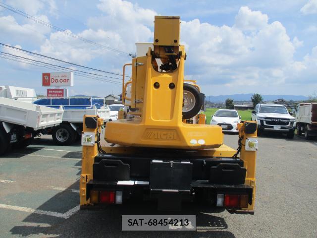 Isuzu ELF TRUCK 2010-06 8545553-2