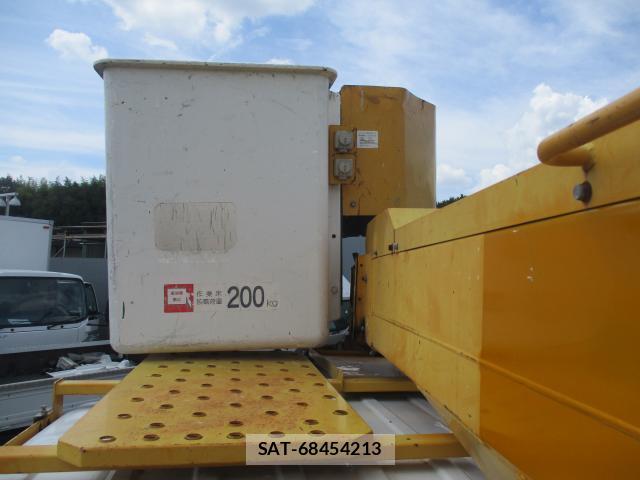 Isuzu ELF TRUCK 2010-06 8545553-3