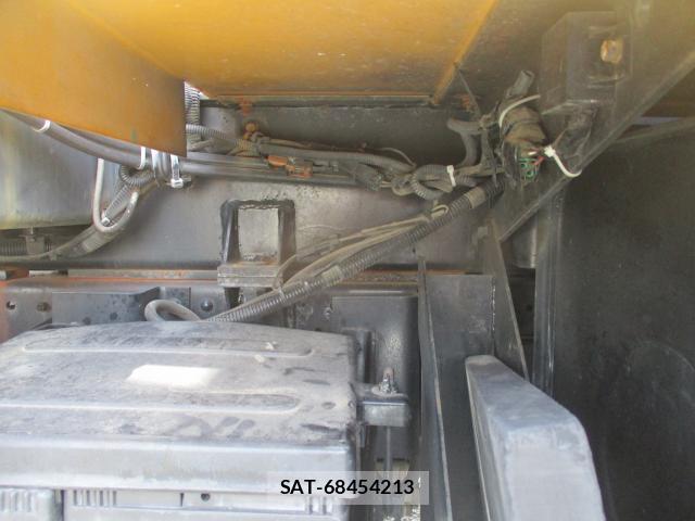 Isuzu ELF TRUCK 2010-06 8545553-4