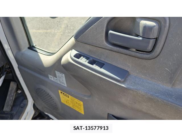 Isuzu ELF TRUCK 2012-05 8548530-10