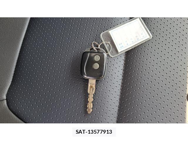 Isuzu ELF TRUCK 2012-05 8548530-16