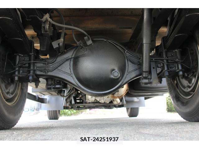 Isuzu ELF TRUCK 2018-10 8548744-17