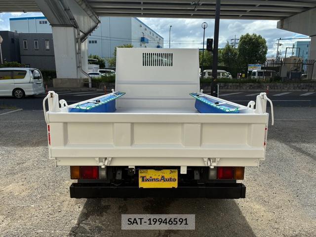 Isuzu ELF TRUCK 2013-11 8549361-3