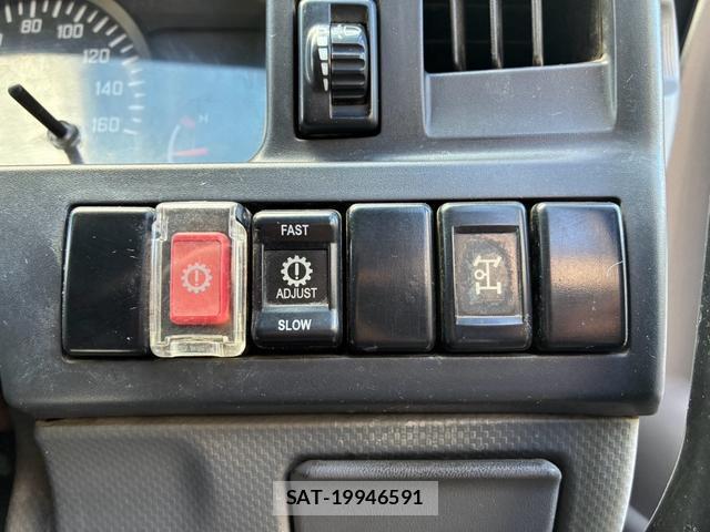 Isuzu ELF TRUCK 2013-11 8549361-7