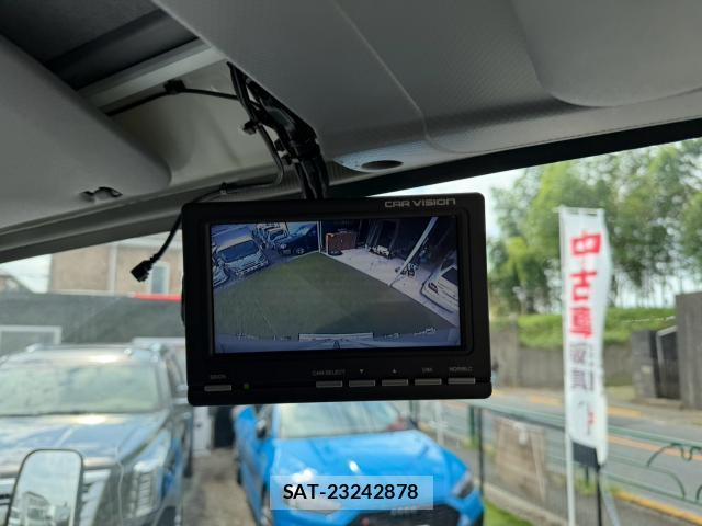 Isuzu ELF TRUCK 2016-02 8551929-12