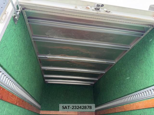 Isuzu ELF TRUCK 2016-02 8551929-15