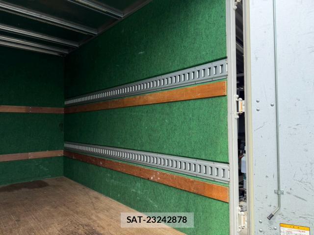 Isuzu ELF TRUCK 2016-02 8551929-19