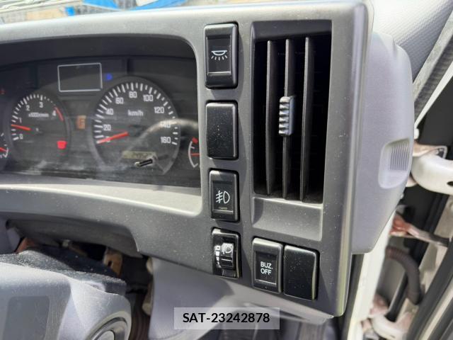 Isuzu ELF TRUCK 2016-02 8551929-5