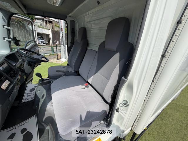 Isuzu ELF TRUCK 2016-02 8551929-6