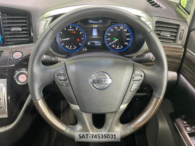 Nissan ELGRAND 2017-09 8549007-10