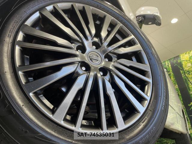 Nissan ELGRAND 2017-09 8549007-12