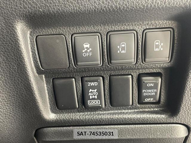 Nissan ELGRAND 2017-09 8549007-2