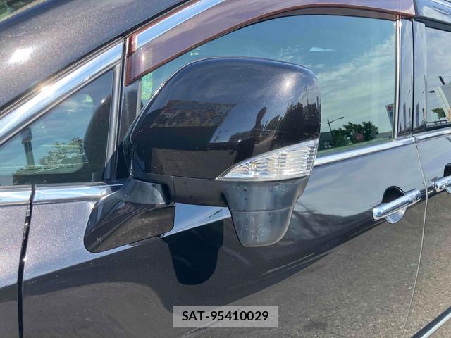 Nissan ELGRAND 2012-03 8549274-13