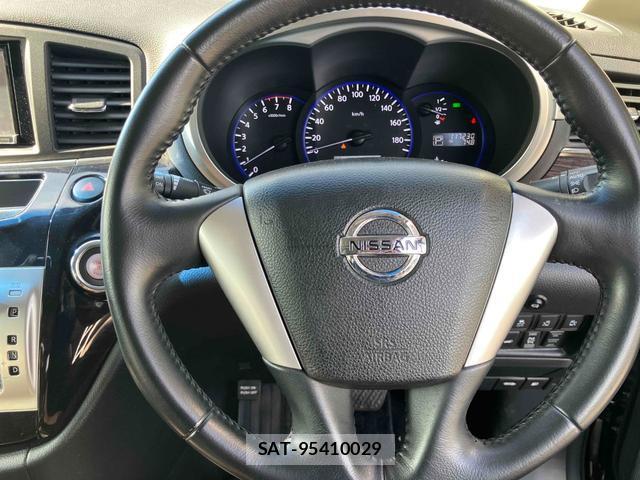 Nissan ELGRAND 2012-03 8549274-17