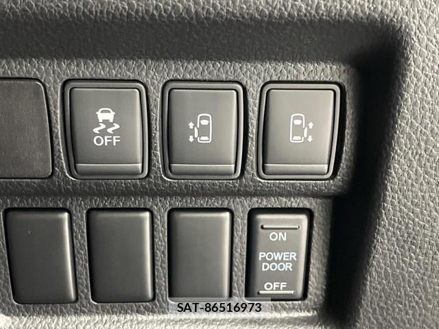 Nissan ELGRAND 2022-09 8549597-6