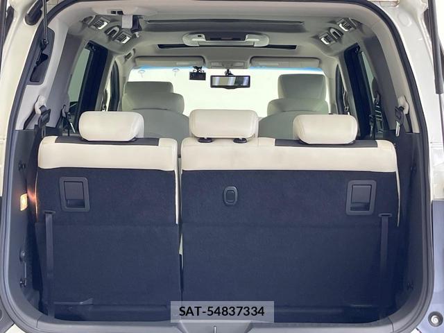 Nissan ELGRAND 2017-02 8550907-10
